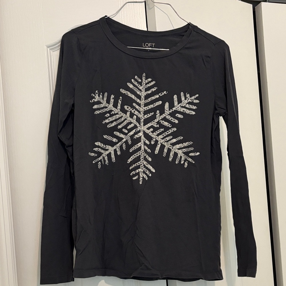 LOFT Women's Charcoal Snowflake Long Sleeve Tee